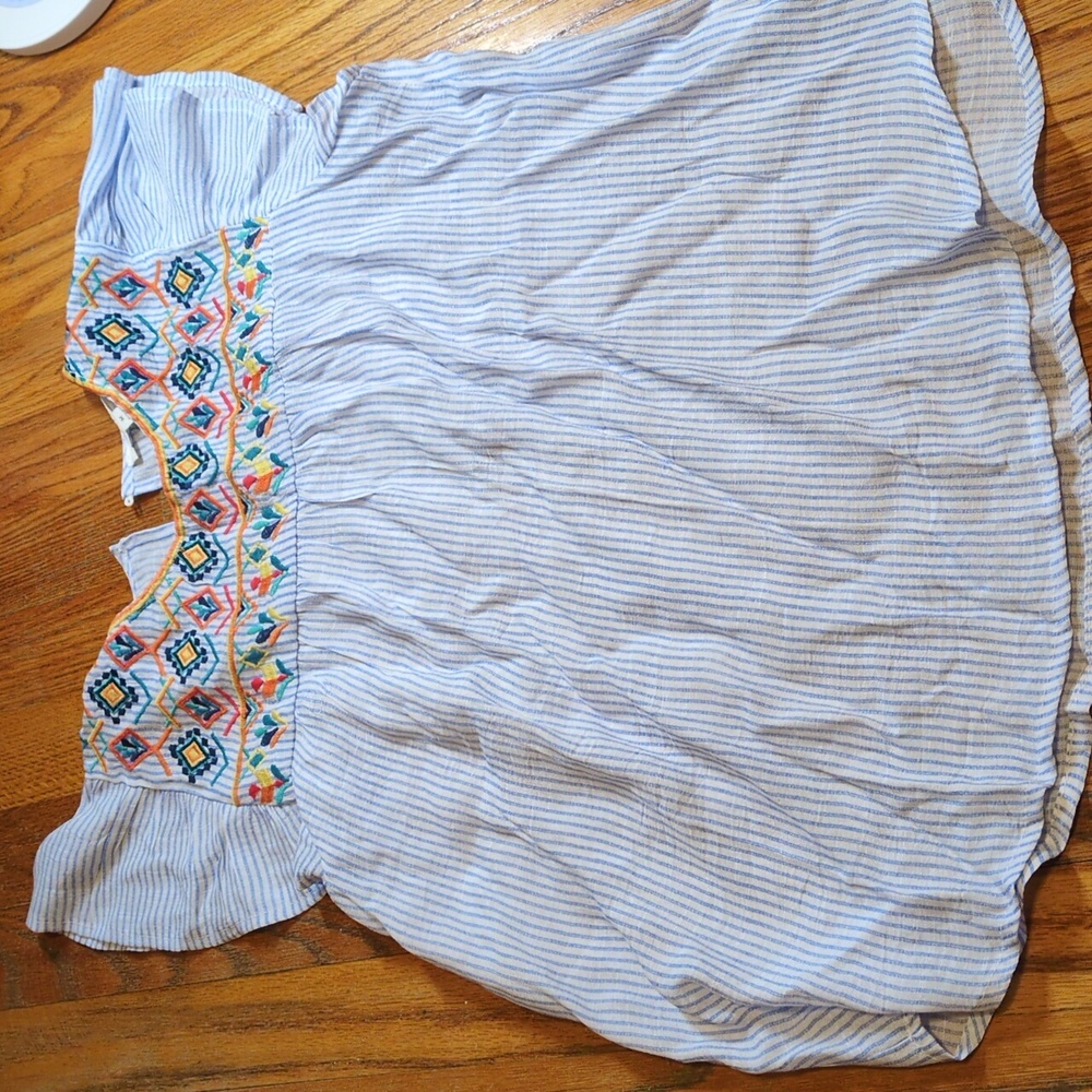 Blu Pepper embroidery blouse